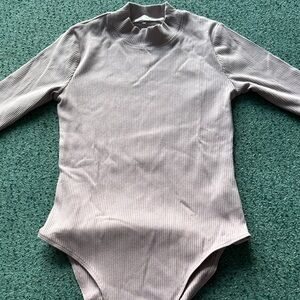 Hanes Juniors Ladies ribbed bodysuit in dusty purple. XS Cotton Spandex NWOT